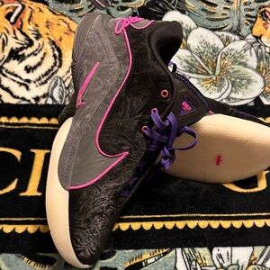 Nike LeBron 22 'Tunnel Vision' (also known as 'Blacklight')